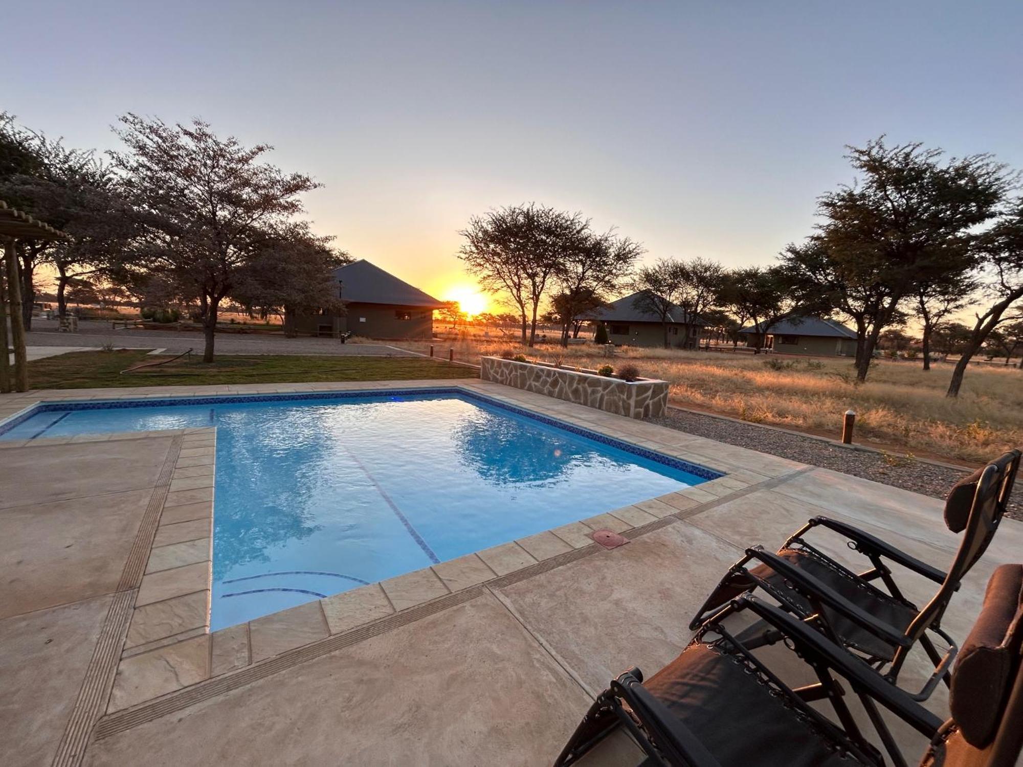 Africa Awaits Lodge & Safaris Gobabis Екстериор снимка